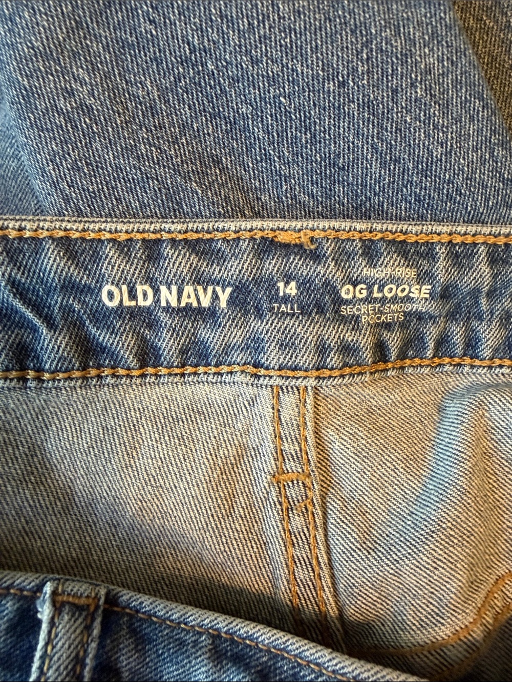 Old Navy Button-Fly Straight-Leg Blue Jeans - Picture 3 of 5
